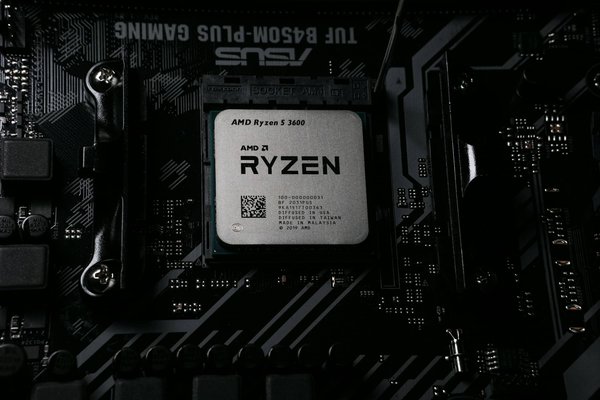 How can you set up a high-performance workstation with an AMD Ryzen Threadripper 3970X for video editing?